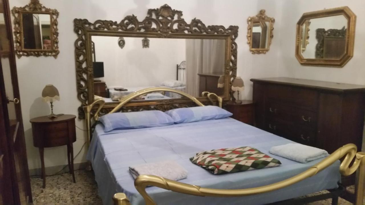 לינה וארוחת בוקר מודנה Casa Gramsci מראה חיצוני תמונה