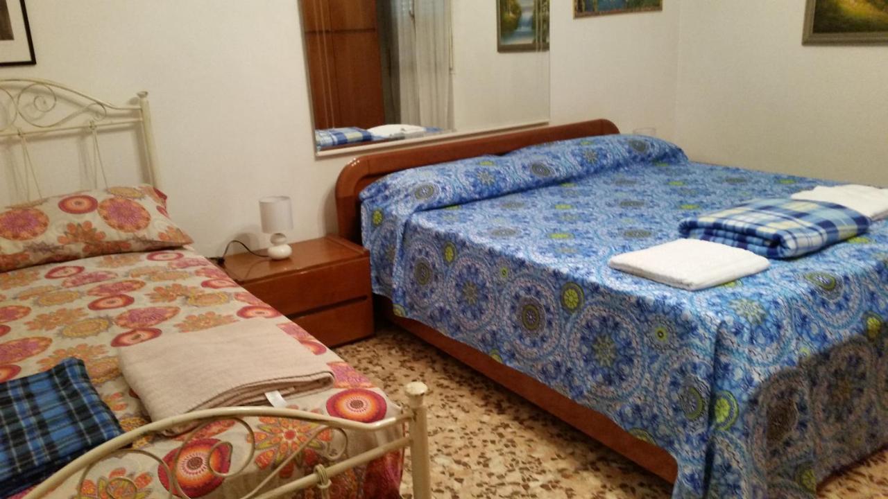 לינה וארוחת בוקר מודנה Casa Gramsci מראה חיצוני תמונה