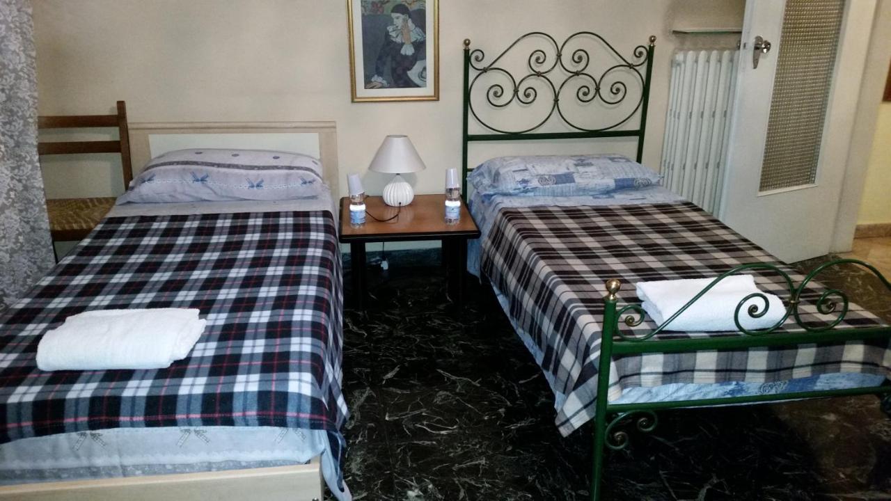 לינה וארוחת בוקר מודנה Casa Gramsci מראה חיצוני תמונה