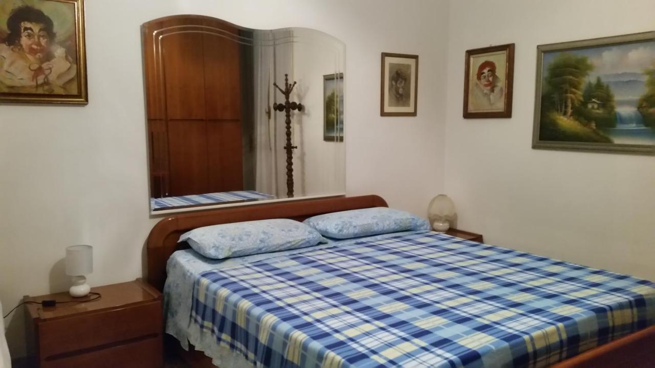 לינה וארוחת בוקר מודנה Casa Gramsci מראה חיצוני תמונה