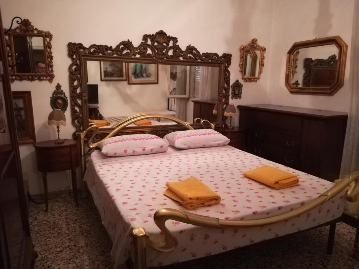 לינה וארוחת בוקר מודנה Casa Gramsci מראה חיצוני תמונה